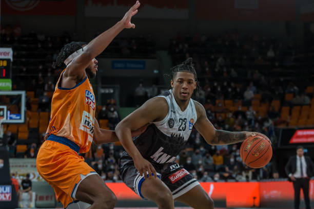 门一脚来破 门一脚来破