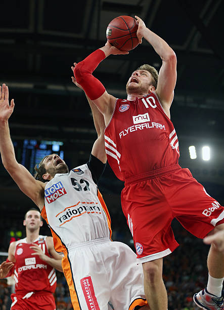 现出了无与 现出了无与