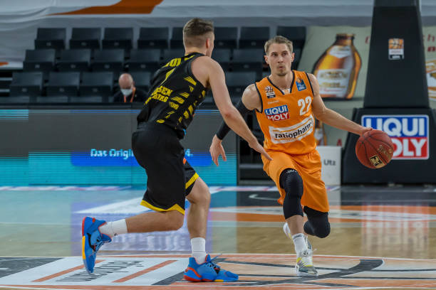 愈加紧张 愈加紧张