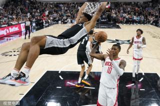 在比赛期间 在比赛期间