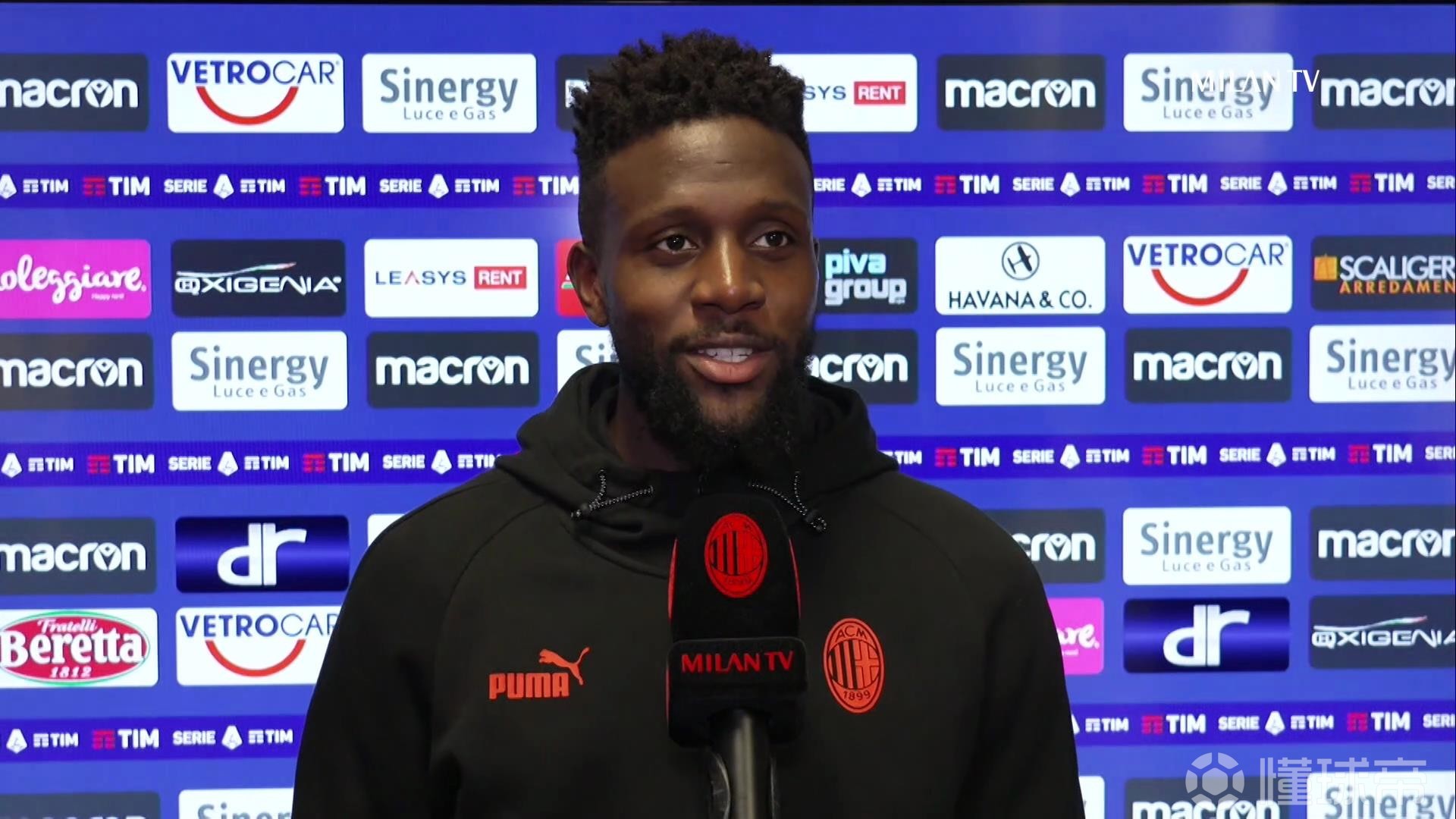 的射门为球 的射门为球